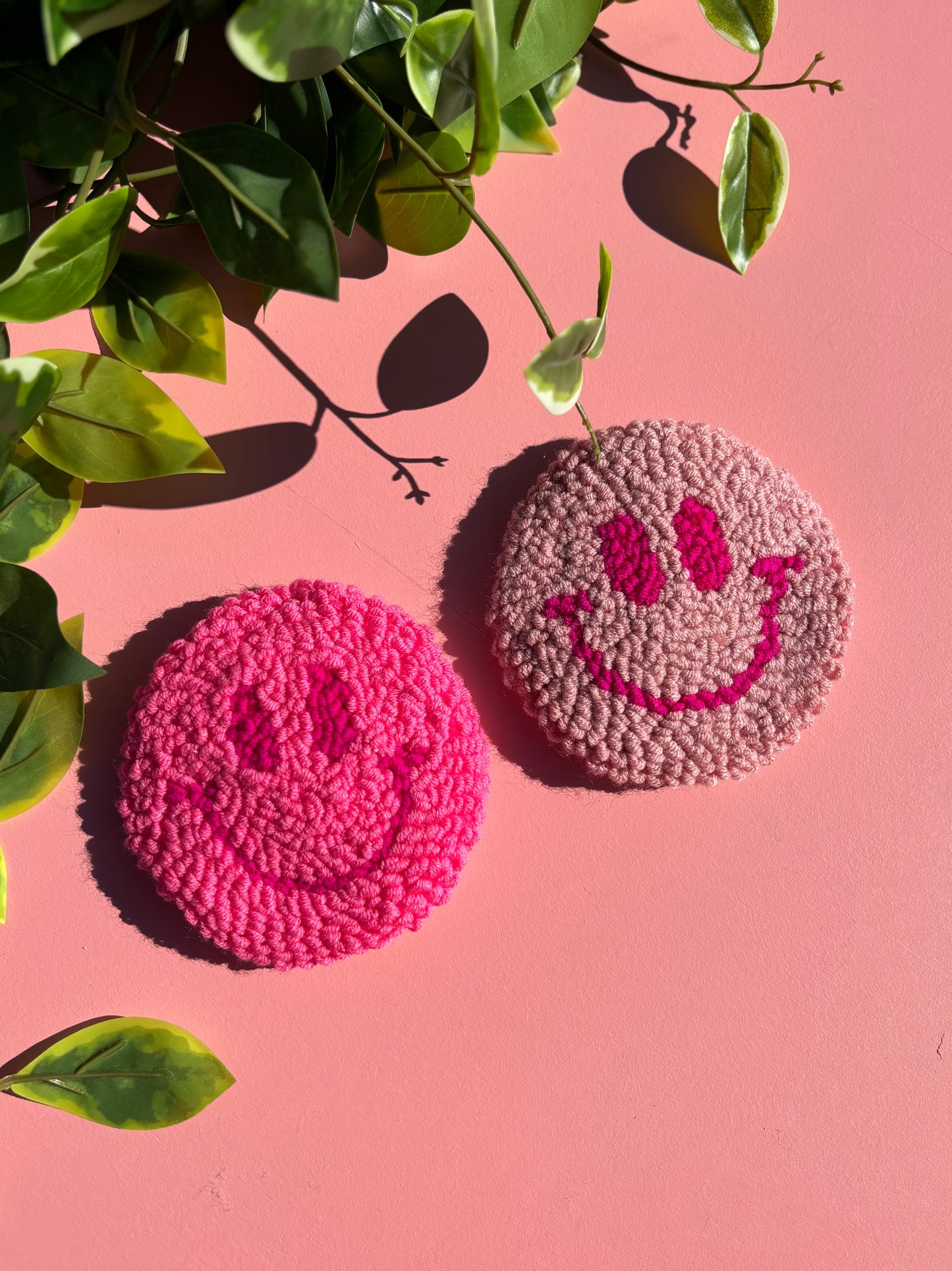 Mug Rugs š Smiley