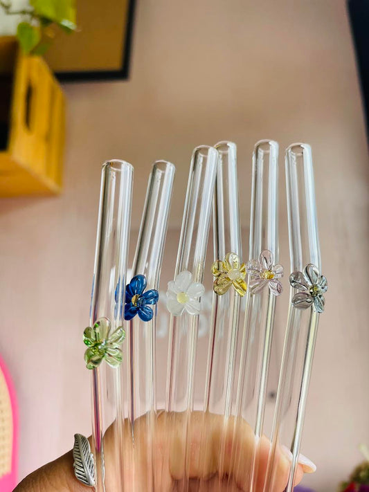 Flower Glass Straws. Cute. Aesthetic. Fall Drinks.