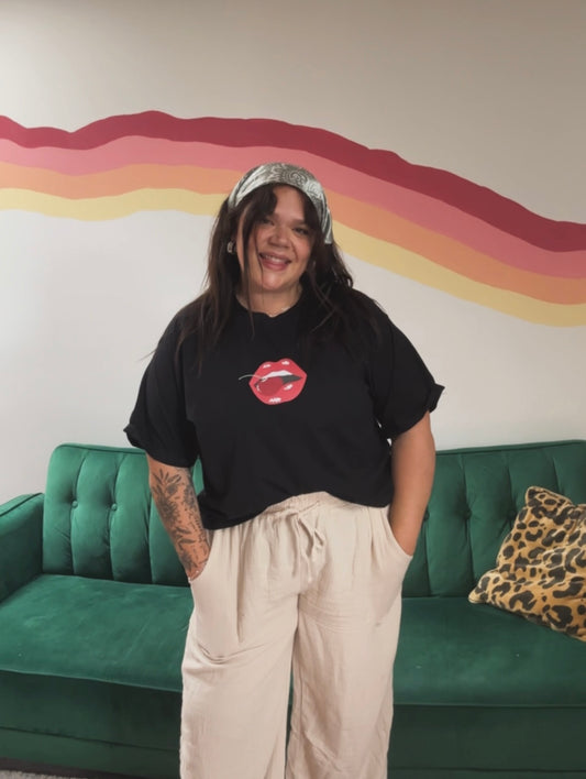 Bite Me Cropped Tee – Black