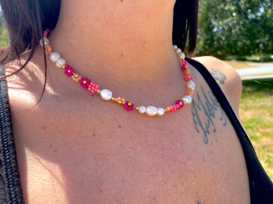 Pearl & Daisy Necklace